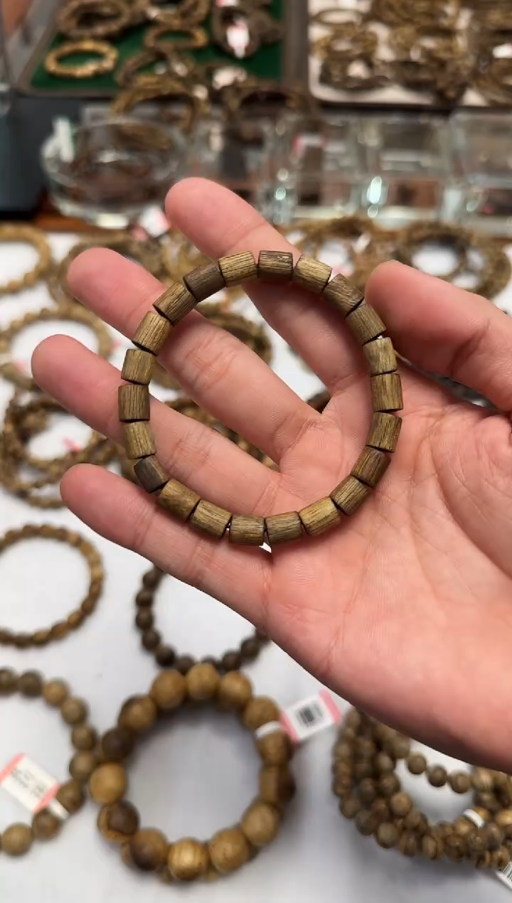 【闪购商品】沉香沉香香囊绿棋随型珠3克多样性发一沉香