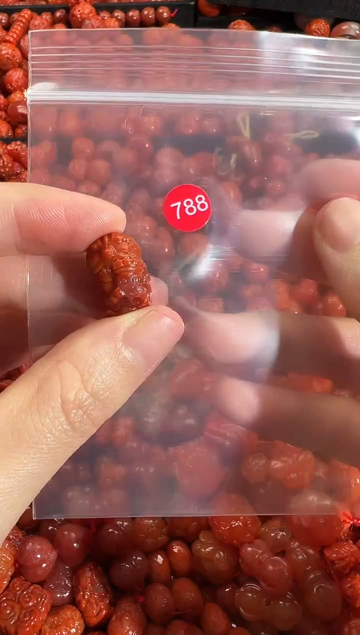 颈饰未镶嵌南红玛瑙1