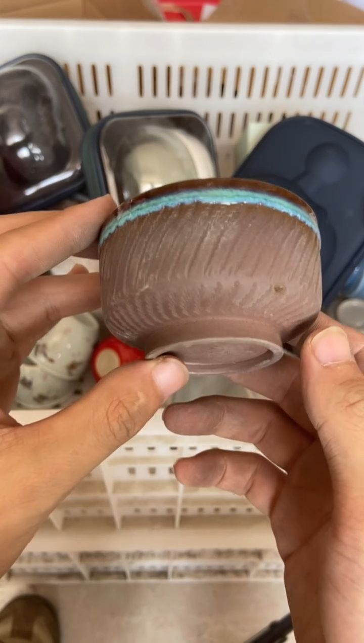 摄影的产品有使用过的痕迹有点脏介意勿拍