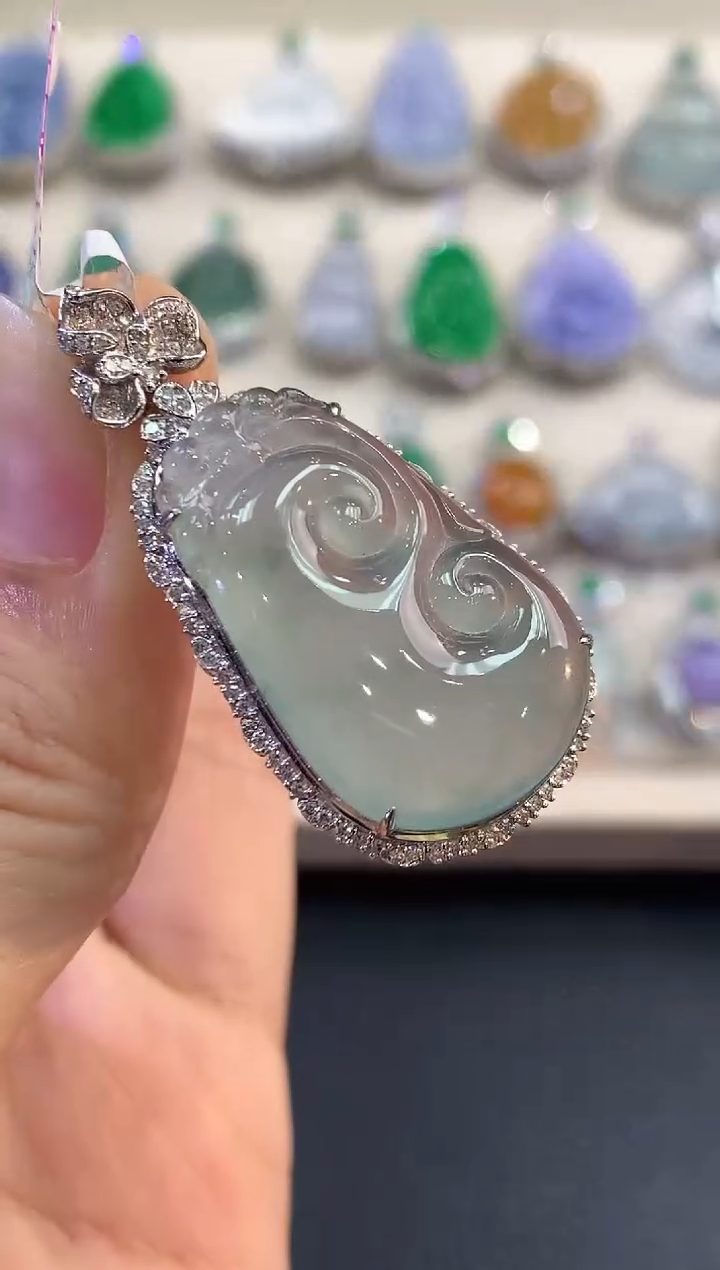 【闪购商品】翡翠吊坠(不含链)18K金镶嵌 C94