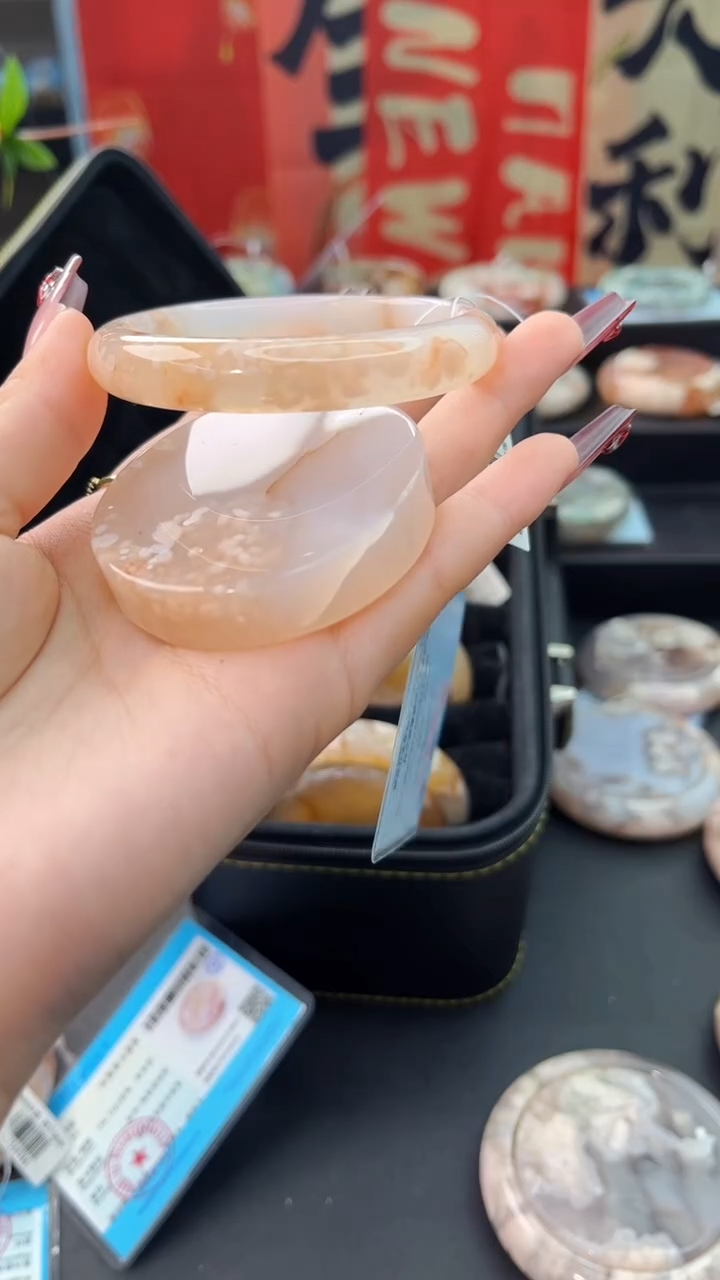 【闪购商品】石英质玉手镯未镶嵌赠送镯心（56圈口）