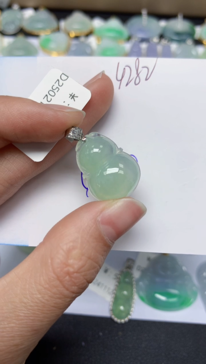 【闪购商品】翡翠颈饰18K金镶嵌 天然翡翠A货