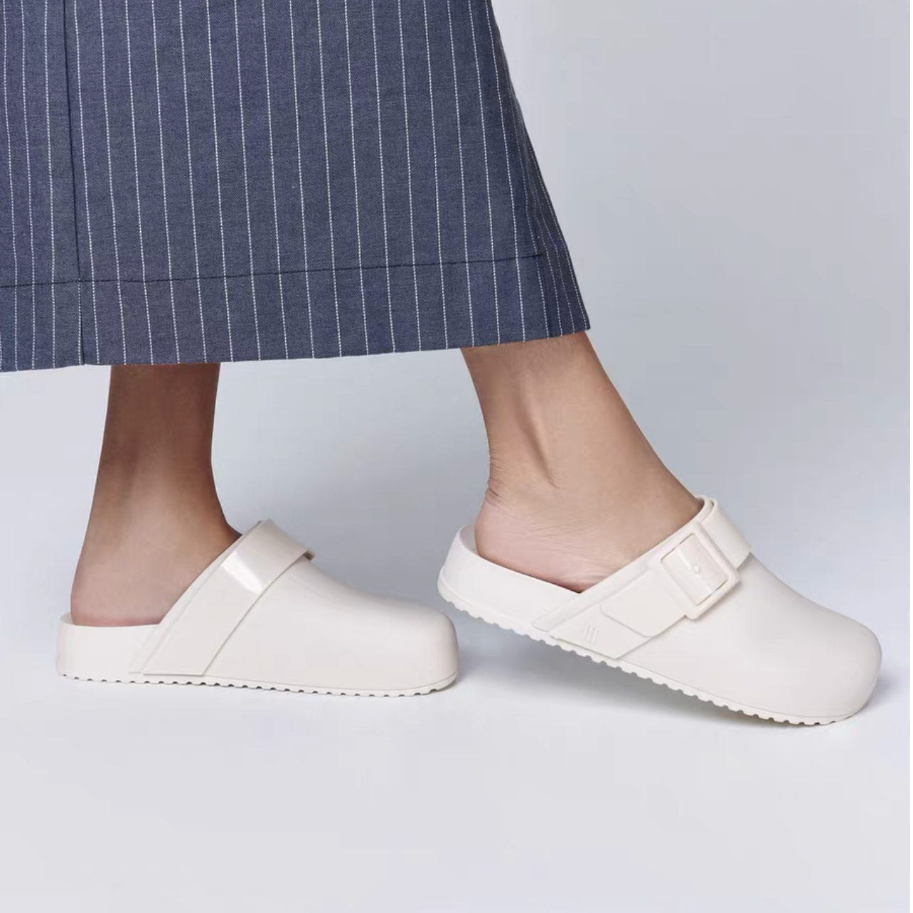 【momo专属】品牌女拖鞋果冻橡胶拖百搭外穿平底拖