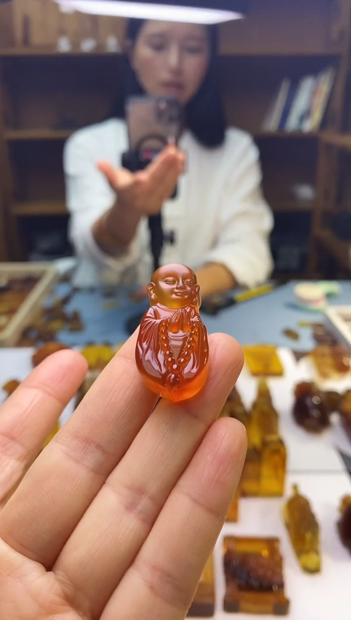 琥珀颈饰未镶嵌SN73-18（小沙弥）