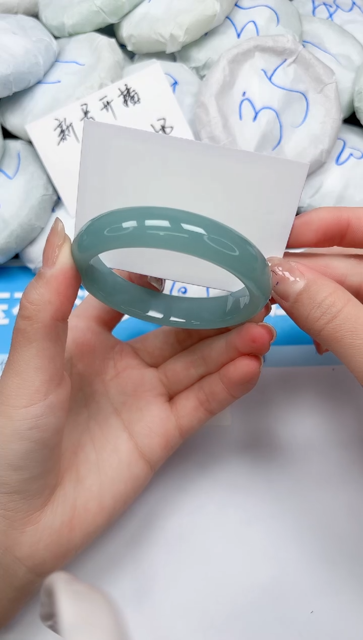 未镶嵌手镯石英质玉94/5859