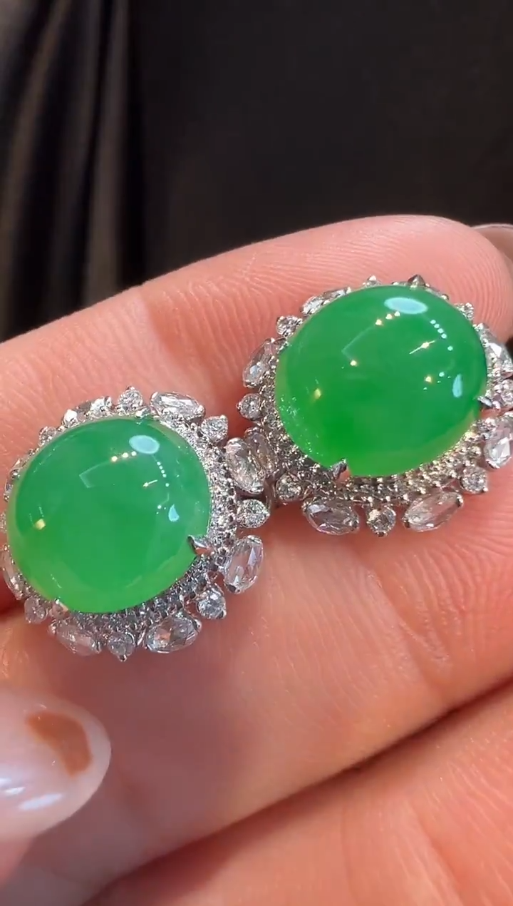 18K金镶嵌翡翠耳饰AL6