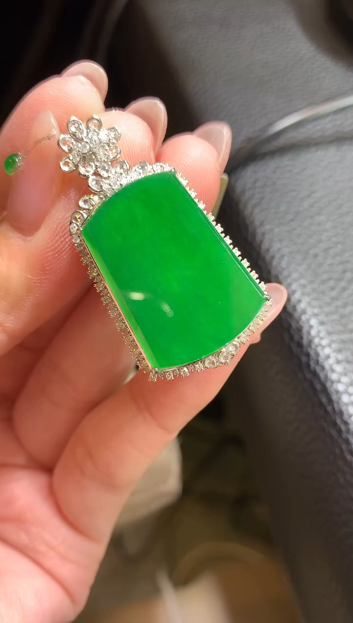 【闪购商品】翡翠吊坠(不含链)18K金镶嵌75-无事牌