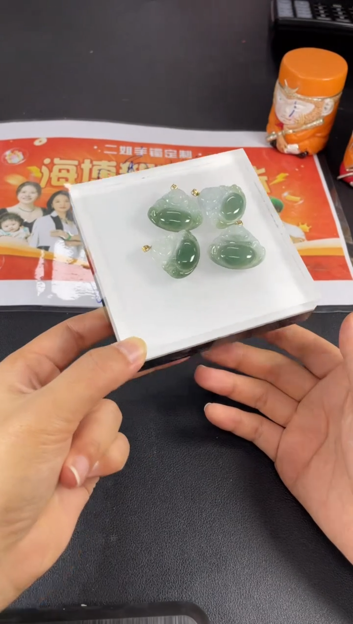 【闪购商品】翡翠挂件18K金镶嵌半山水佛公FL70多样性发其一CP配绳