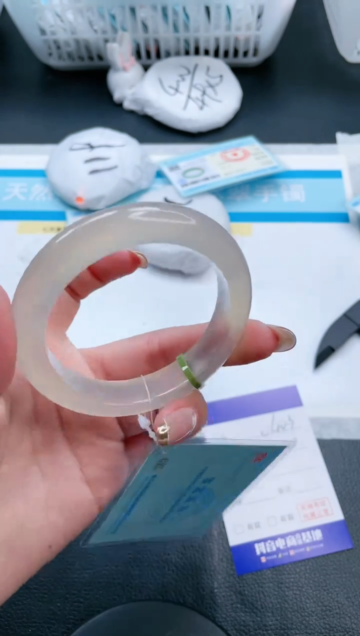 【闪购商品】石英质玉手镯未镶嵌19V403-55