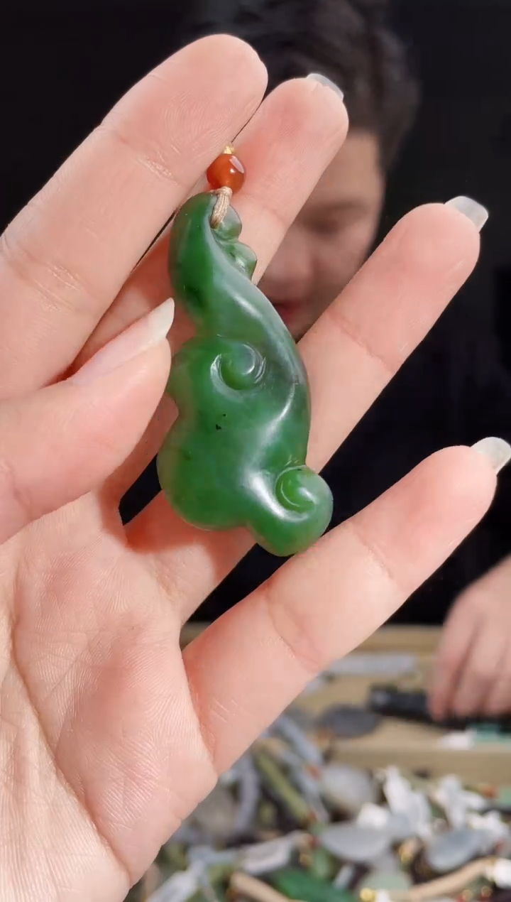 颈饰未镶嵌和田玉1