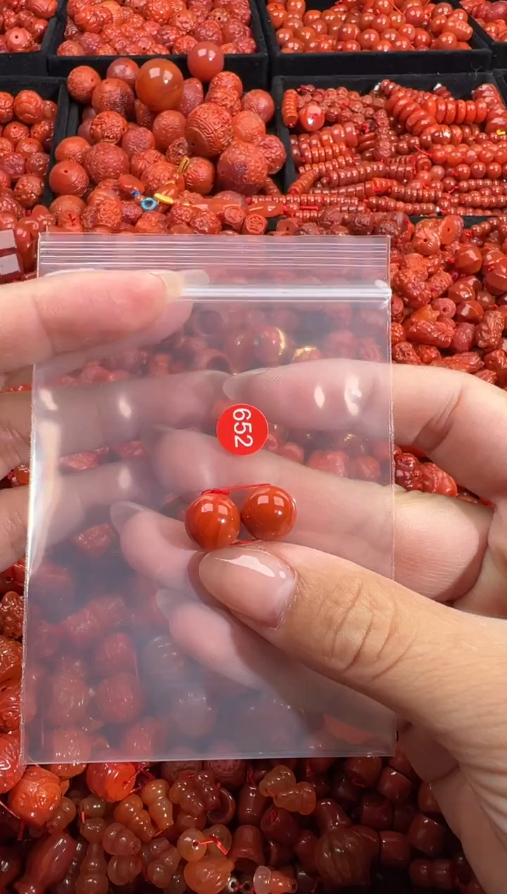 南红玛瑙未镶嵌颈饰1