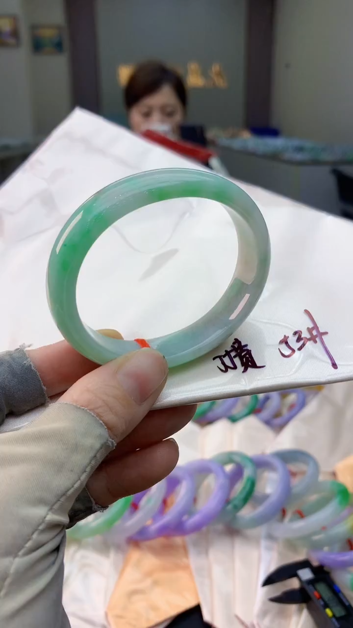 未镶嵌手镯翡翠0483839871