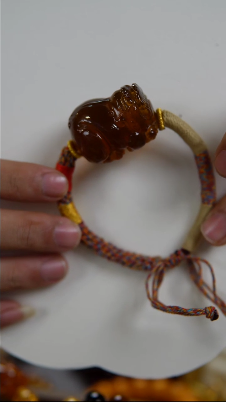手串琥珀未镶嵌缅甸天然灵草珀貔貅手串圈口可调节