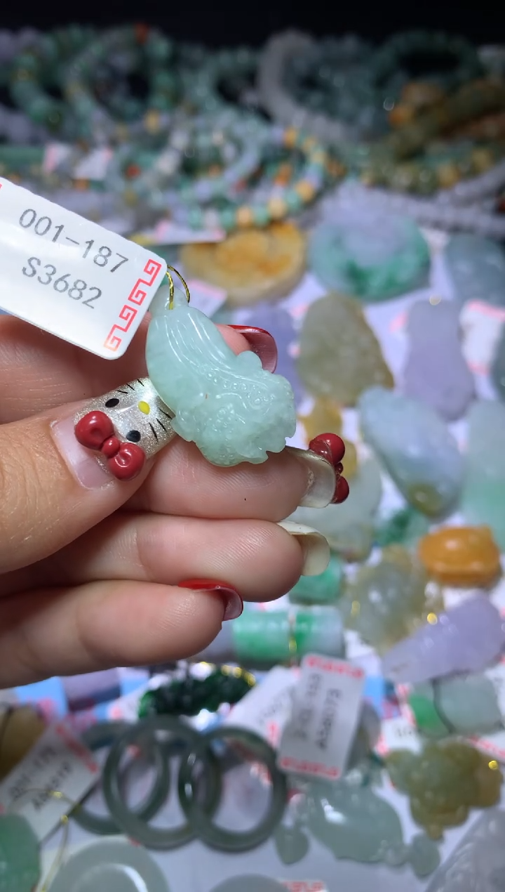 【闪购商品】翡翠挂件未镶嵌CXX000059