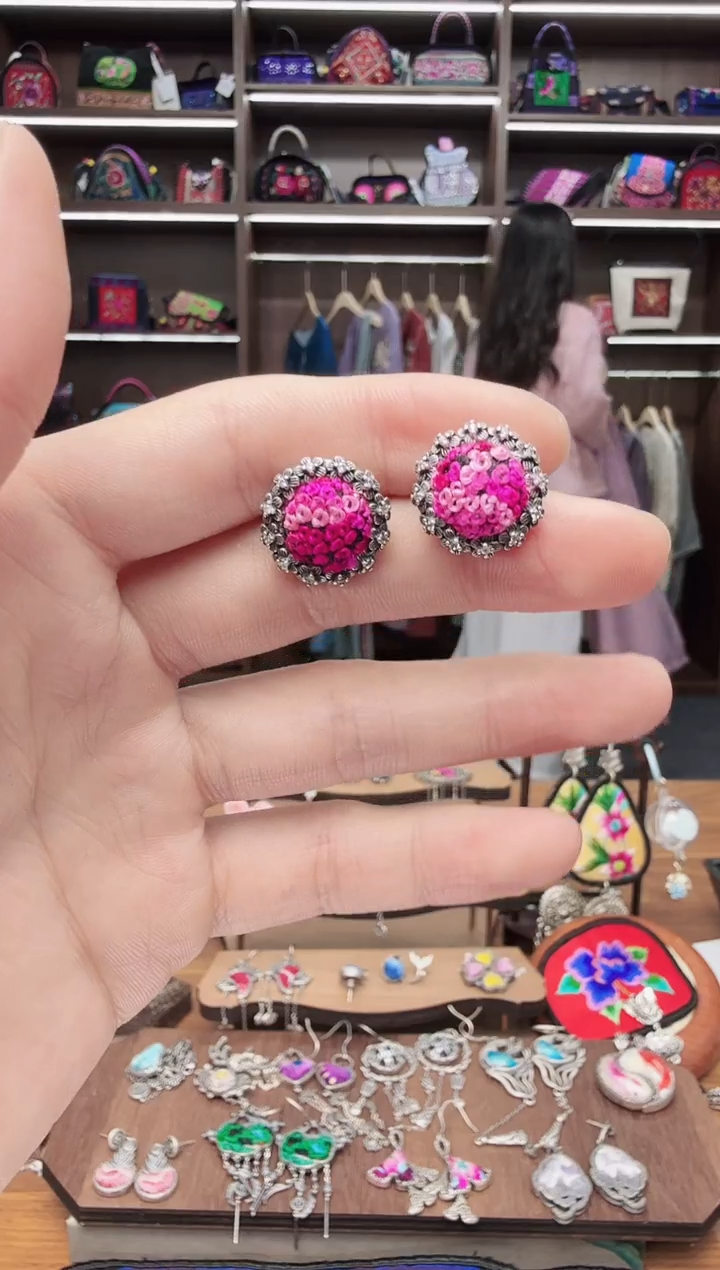 织绣26蒙阿苏苗绣传承旗舰店