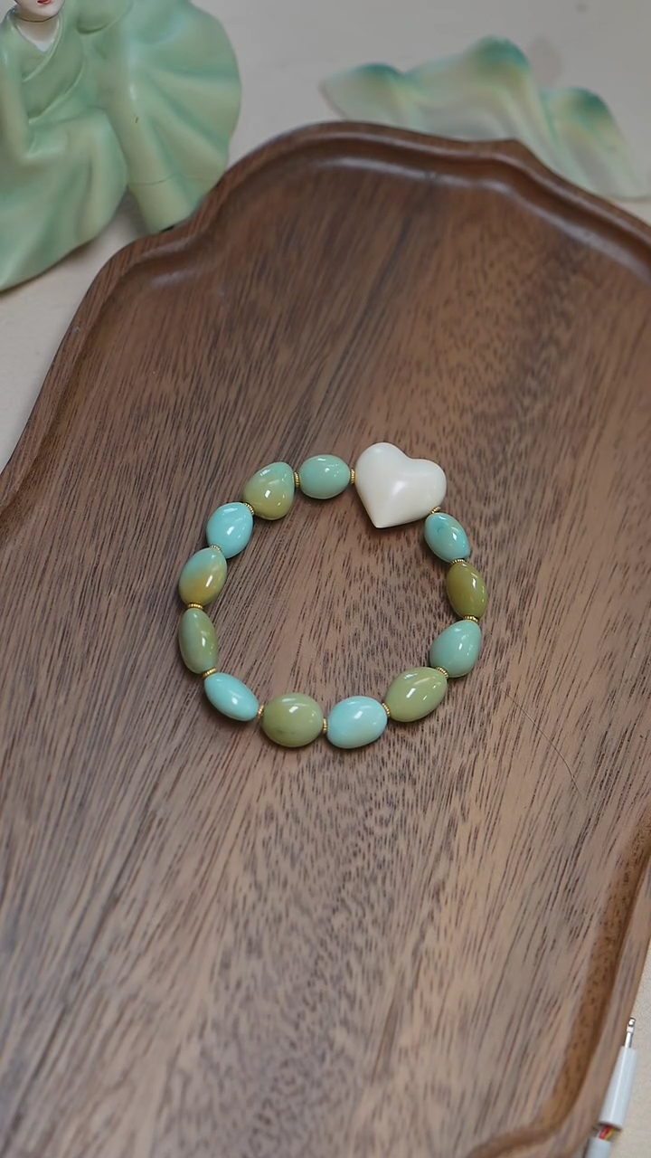 【闪购商品】绿松石手链18K金镶嵌爱心绿松手串