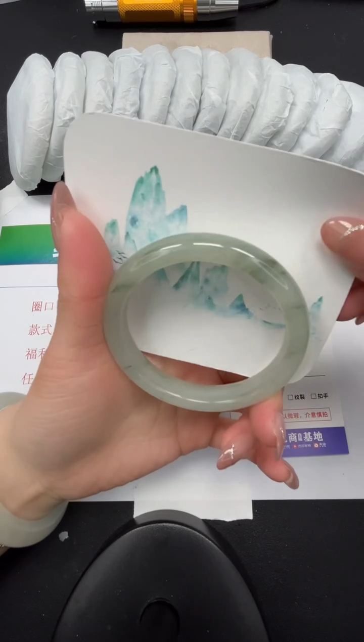 【闪购商品】石英质玉手镯未镶嵌225-58