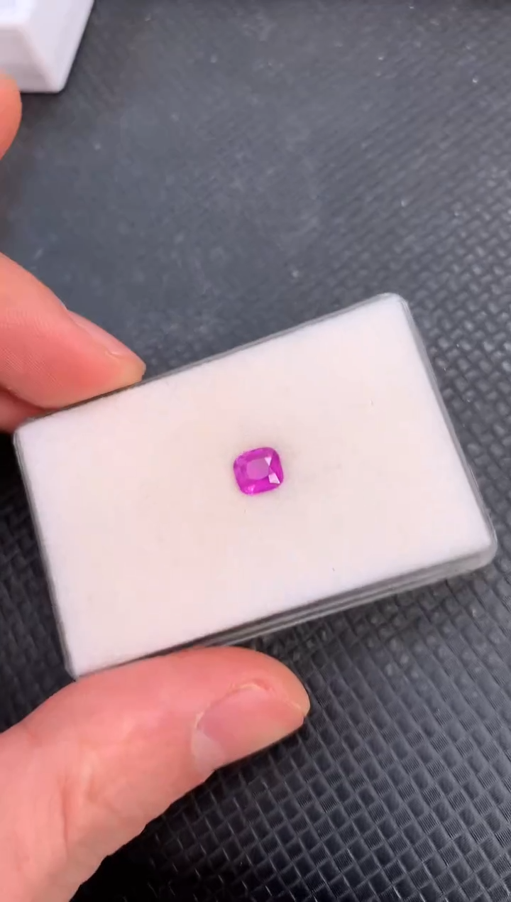 【闪购商品】蓝宝石裸石未镶嵌天然无烧粉色兰宝石1.26ct