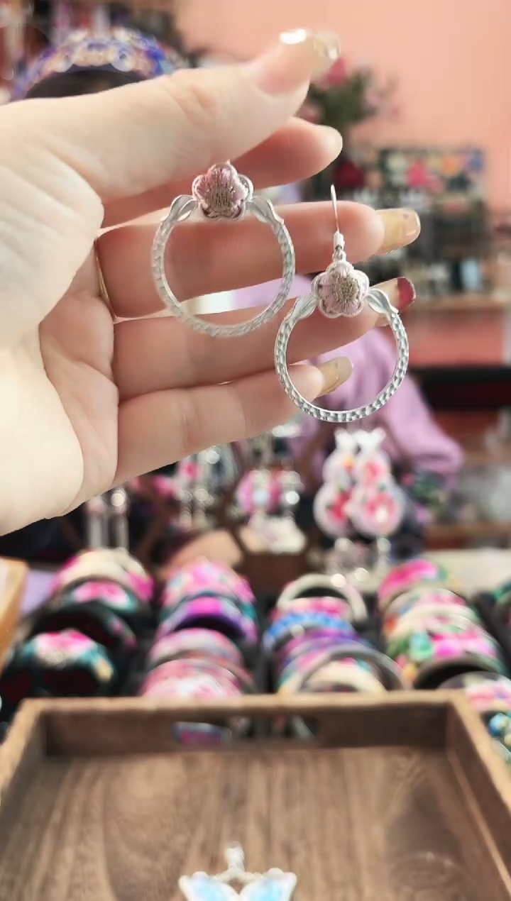 艺枝独秀老绣饰品3