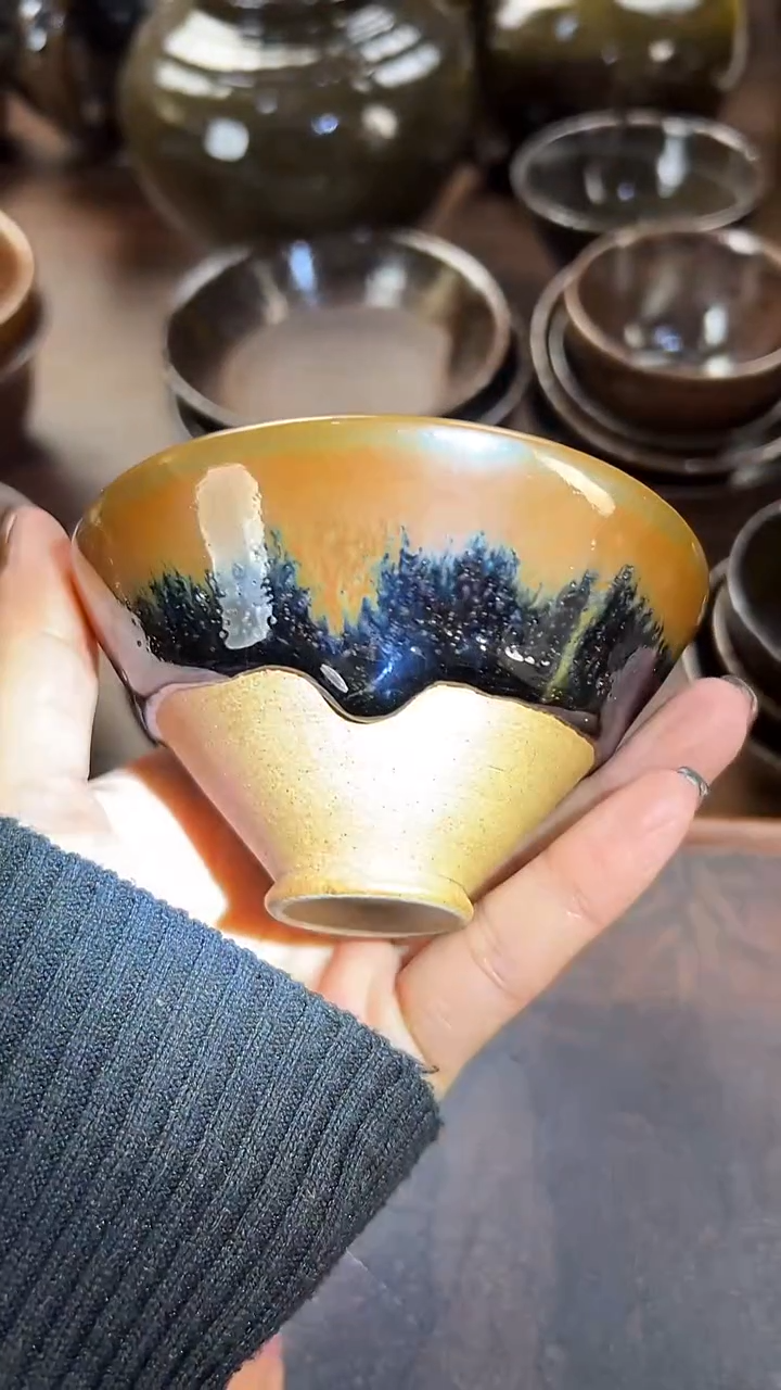 特色窑变色的斗笠杯