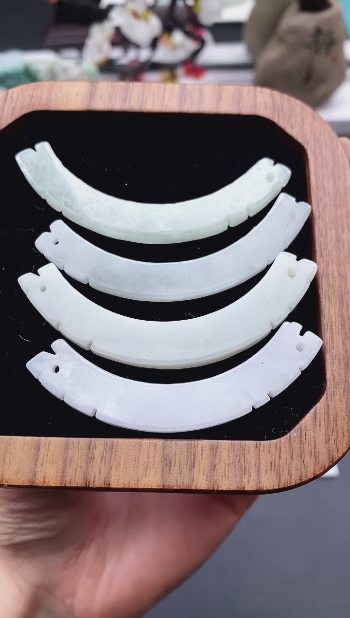 【闪购商品】翡翠颈饰未镶嵌天然缅甸A货翡翠随机发一件