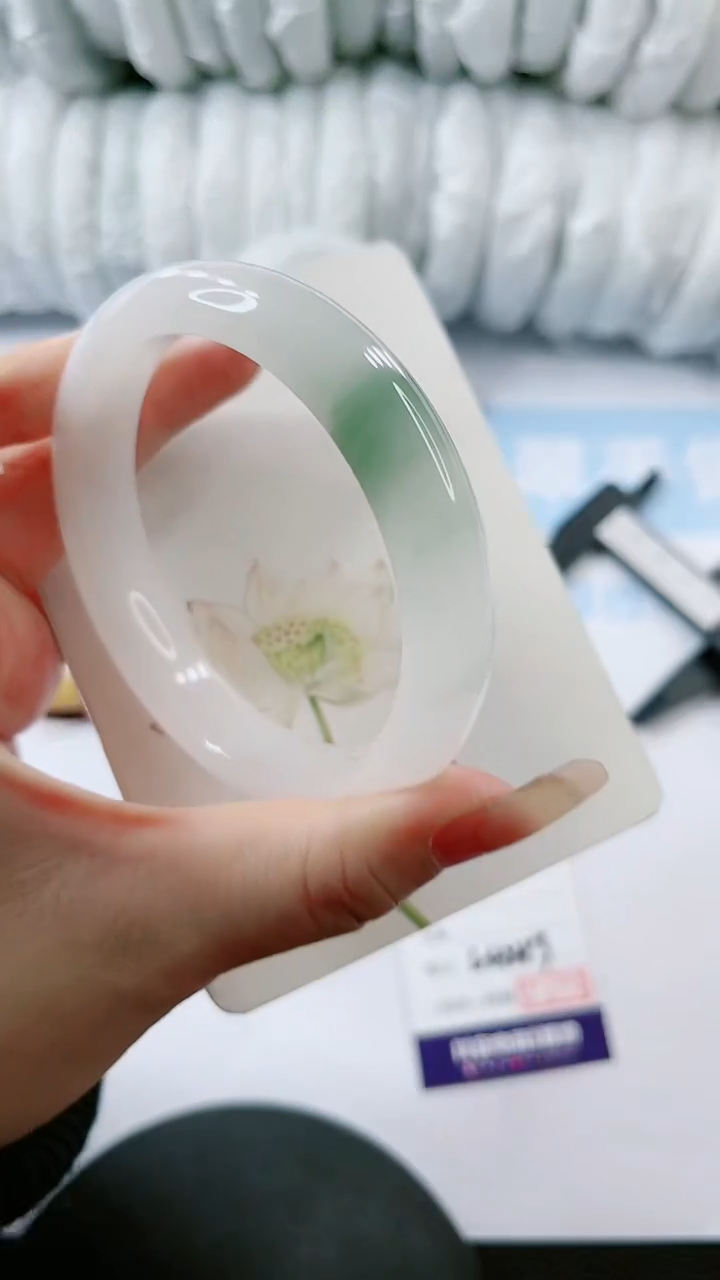 【闪购商品】石英质玉手镯未镶嵌多样性发货L443