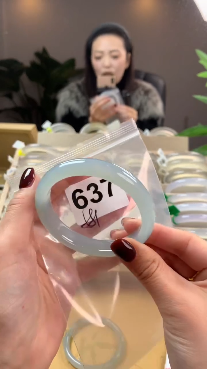 【闪购商品】玛瑙/玉髓手镯未镶嵌637
