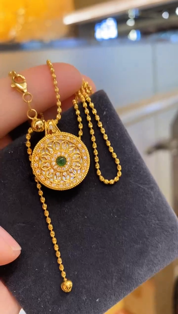 【闪购商品】合成碳硅石吊坠(不含链)18K金镶嵌罗盘吊坠