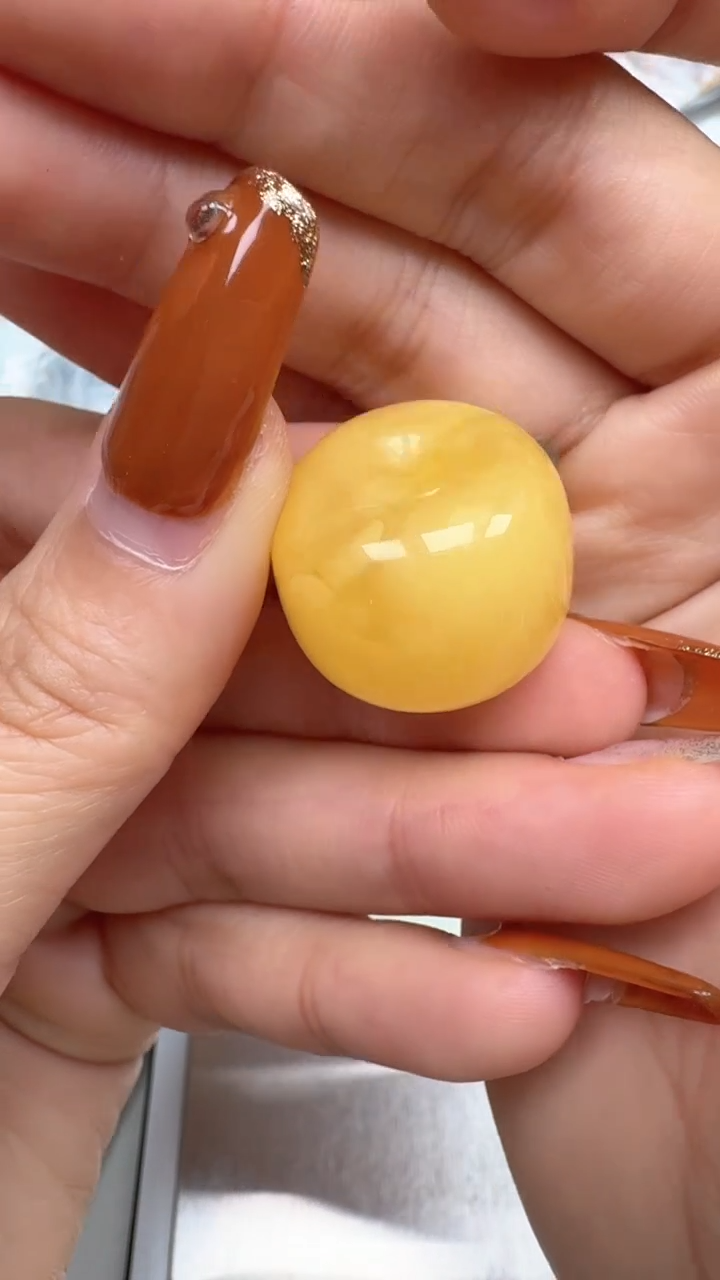 裸石琥珀未镶嵌如图