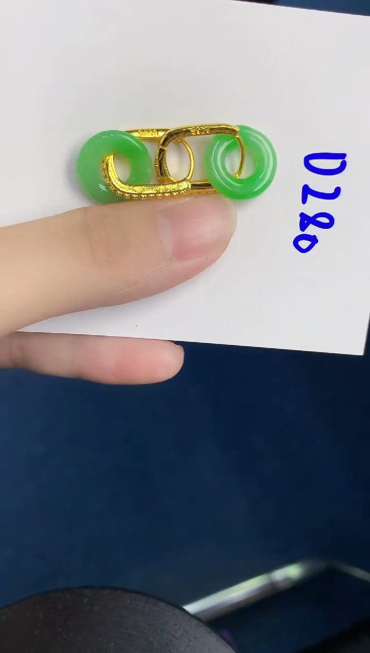 翡翠未镶嵌颈饰天然翡翠緬甸A貨