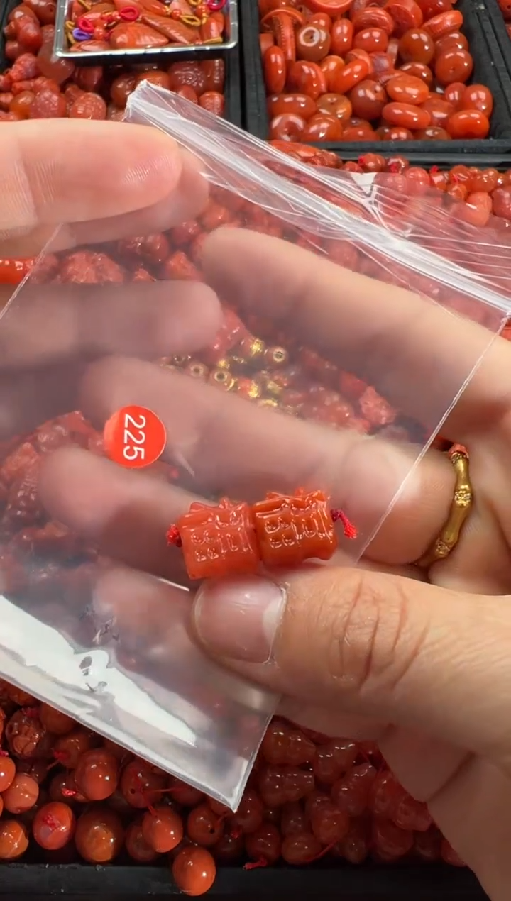 【闪购商品】南红玛瑙颈饰未镶嵌1