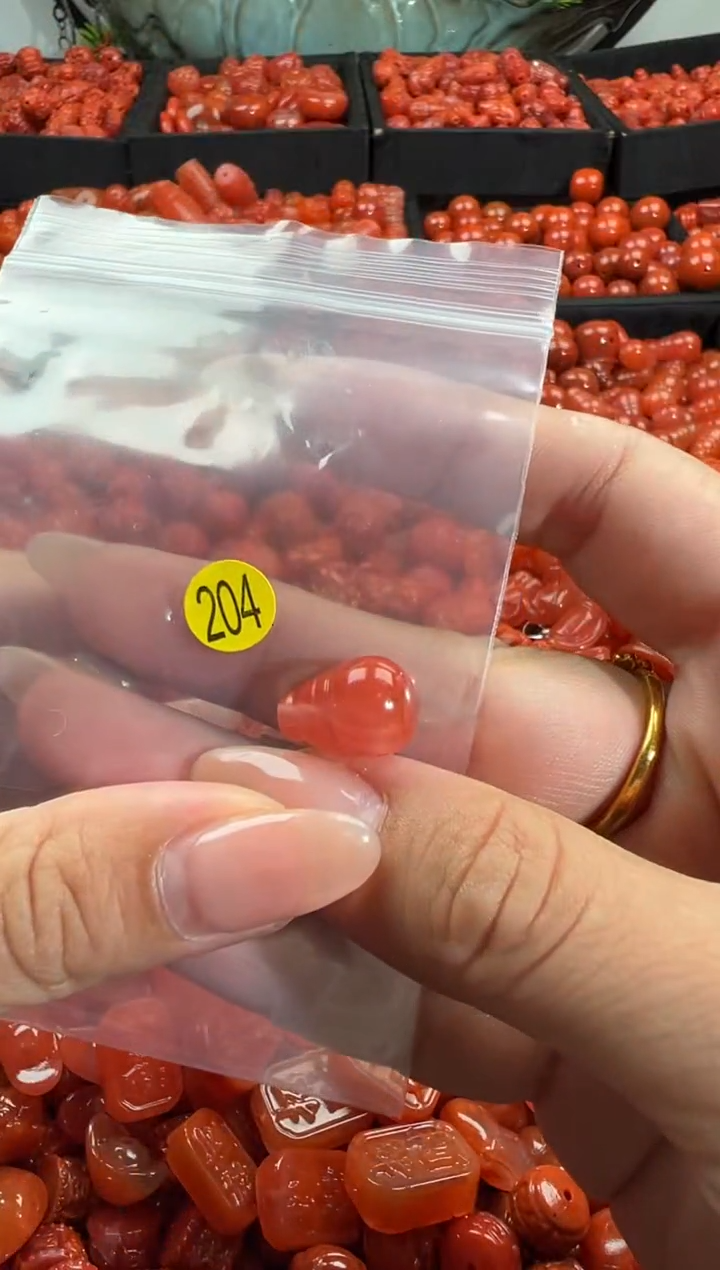 颈饰未镶嵌南红玛瑙1