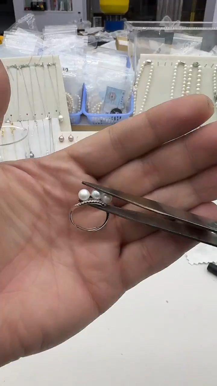 银S925镶嵌戒指淡水珍珠阿****场5-6mm 排戒
