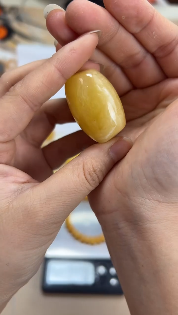 【闪购商品】琥珀裸石未镶嵌蜜蜡吊坠