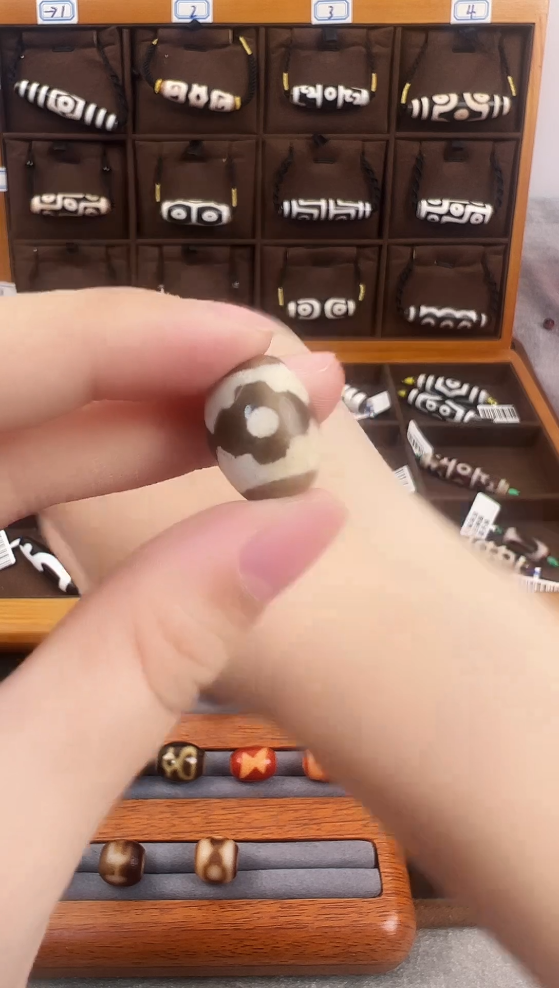 玛瑙/玉髓（覆膜）颈饰未镶嵌109.（微瑕）