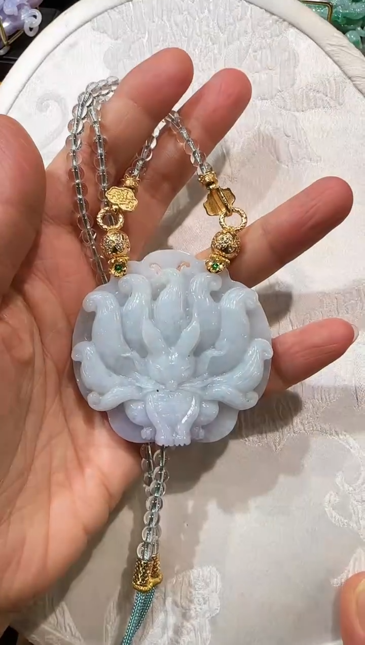 翡翠未镶嵌颈饰国风