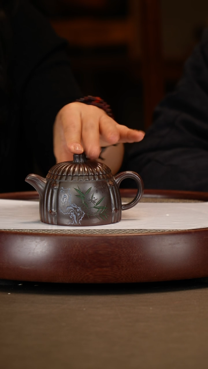 【闪购商品】紫砂茶壶【陈小听】古乌泥筋纹秦权  200CC