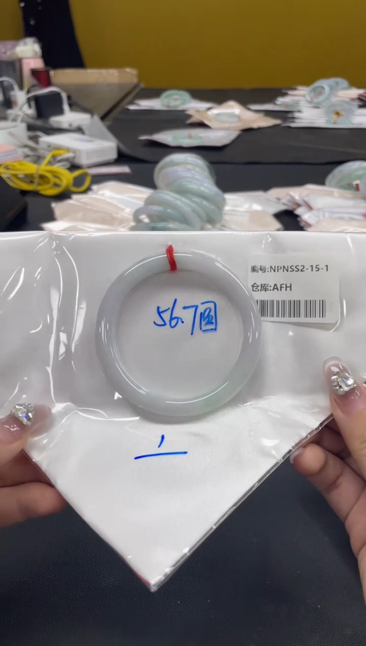 未镶嵌手镯翡翠翡翠手镯