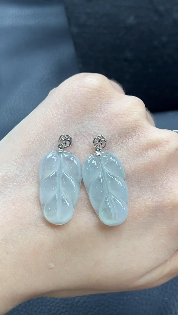 【闪购商品】翡翠颈饰18K金镶嵌叶子多样性发1件