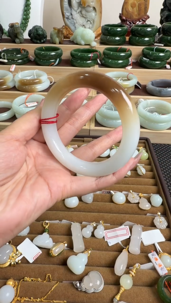 颈饰未镶嵌和田玉手镯60