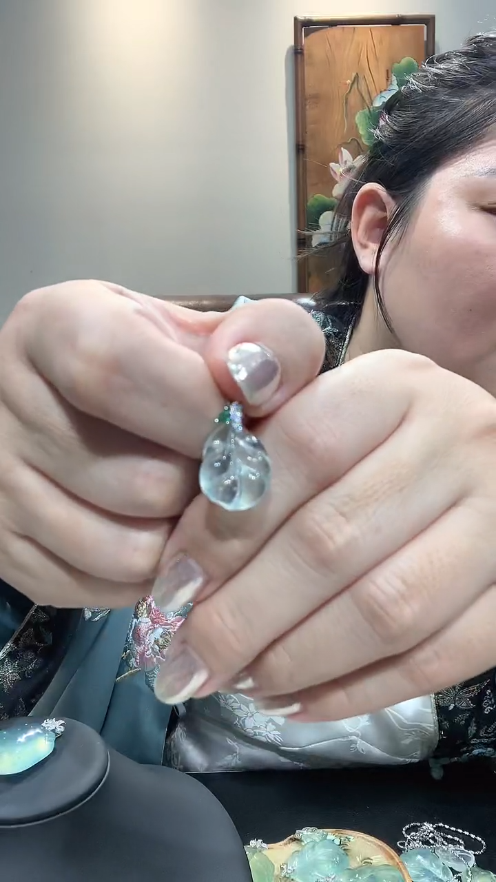 未镶嵌蛇纹石玉吊坠(不含链)叶子