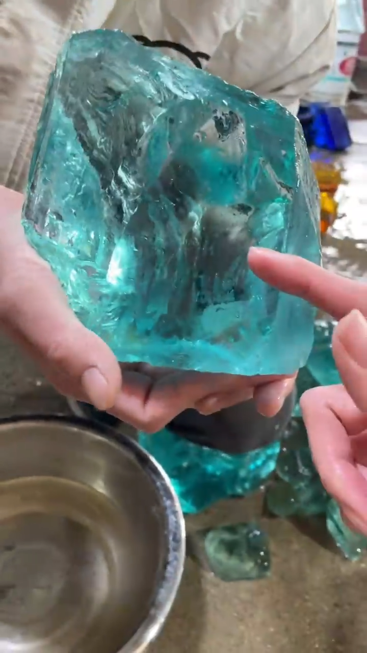 新疆五彩石原石摆件