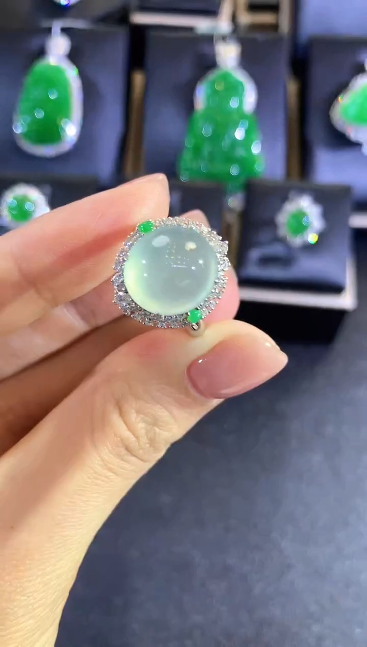 【闪购商品】翡翠戒指18K金镶嵌a134