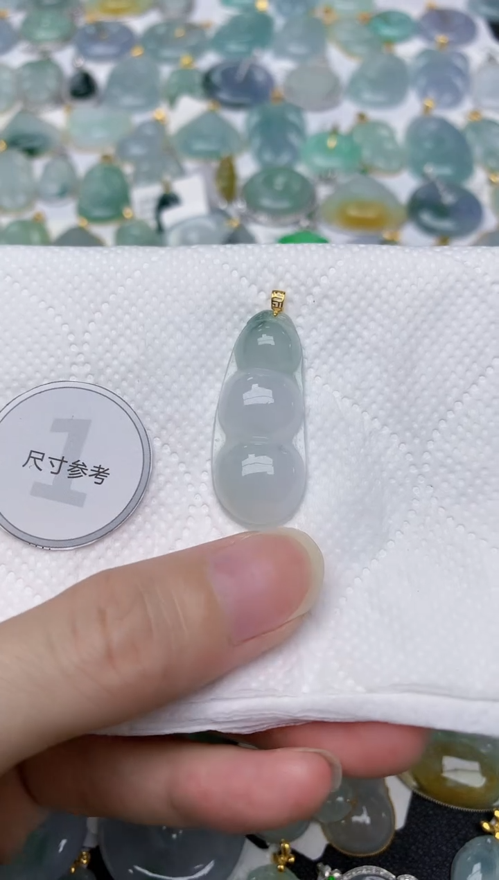 翡翠18K金镶嵌颈饰天然A货翡翠