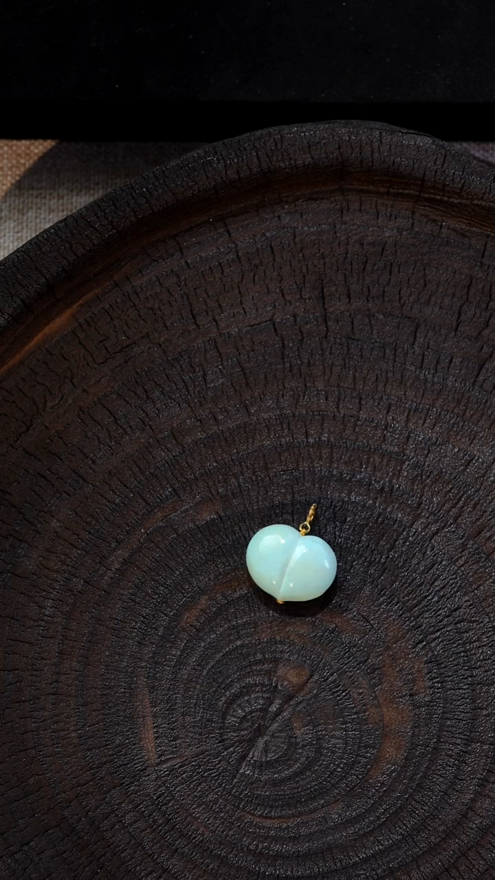 18K金镶嵌绿松石吊坠(不含链)屁桃绿松