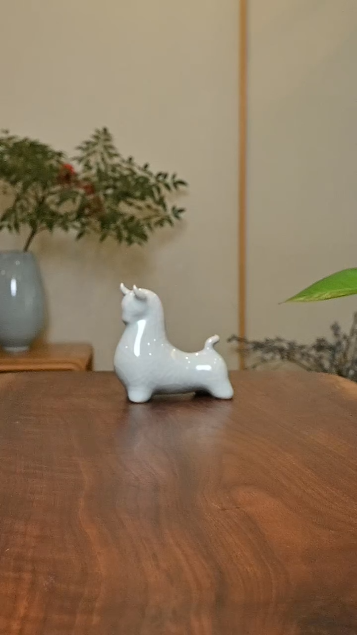 小福牛 粉青釉 微瑕 无款