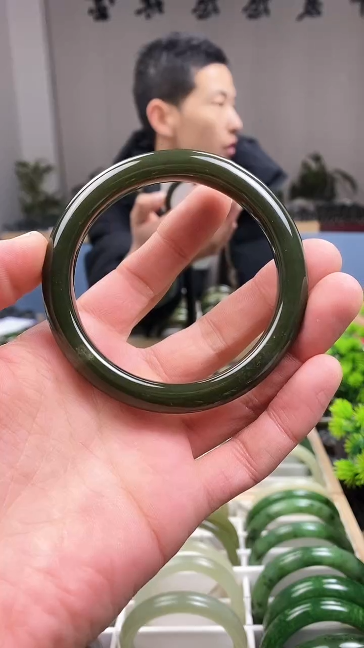 【闪购商品】和田玉手镯未镶嵌63