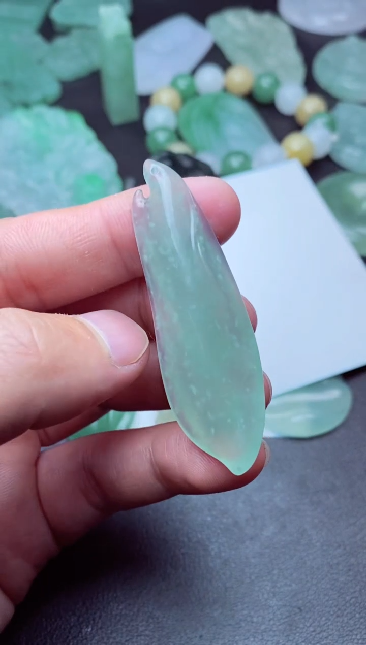 未镶嵌定制翡翠人***节翡翠