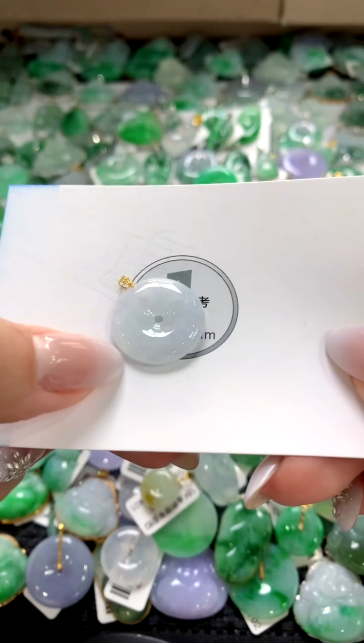 颈饰18K金镶嵌翡翠1111111111111111