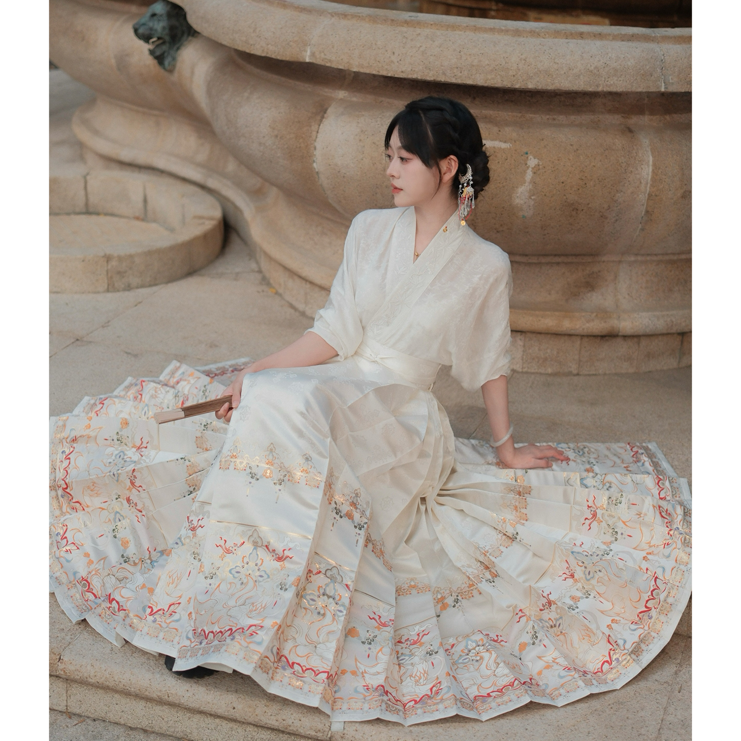 九尾狐-【仿妆花马面裙】制高端仿妆花织金马面裙汉服2024新款